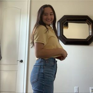 COLLARED YELLOW BUTTON UP CROP TOP